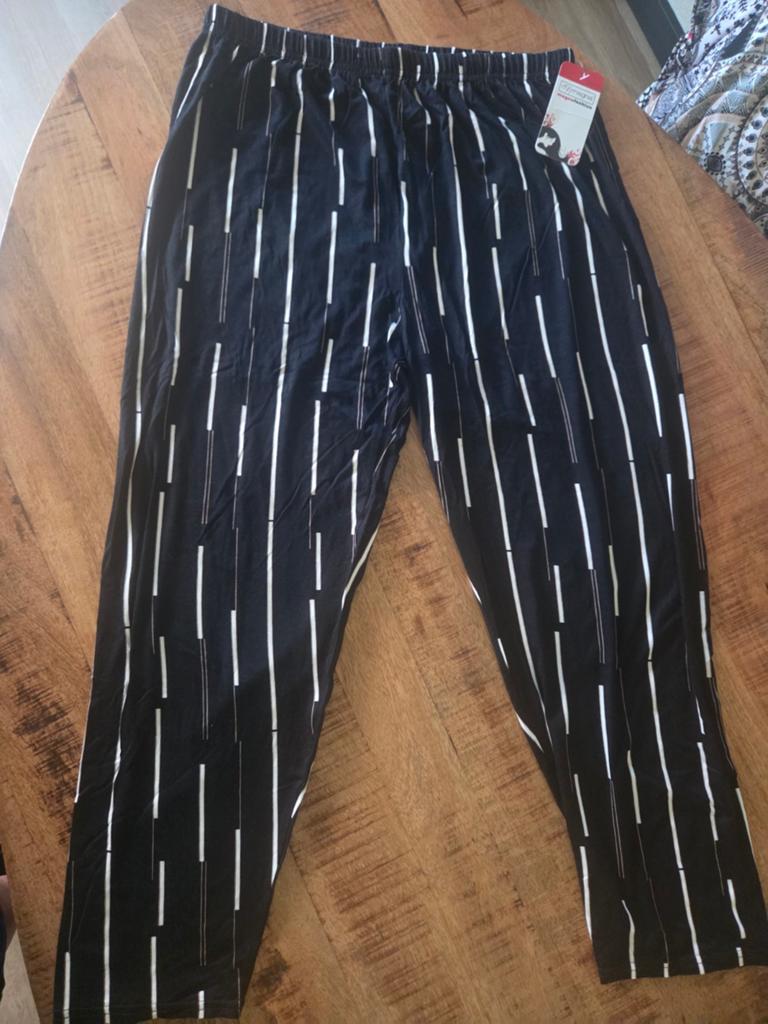 TK NIEUWE  Magna Legging maat 52/54, Kleding | Dames, Ophalen of Verzenden, Nieuw, Zwart, Broek of Spijkerbroek