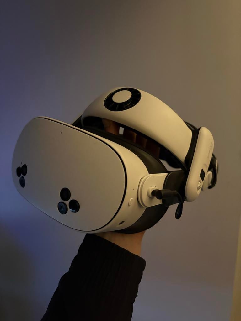Meta Quest 3S met S3 Pro Headstrap, Spelcomputers en Games, Virtual Reality, Zo goed als nieuw, Overige platformen, VR-bril, Ophalen