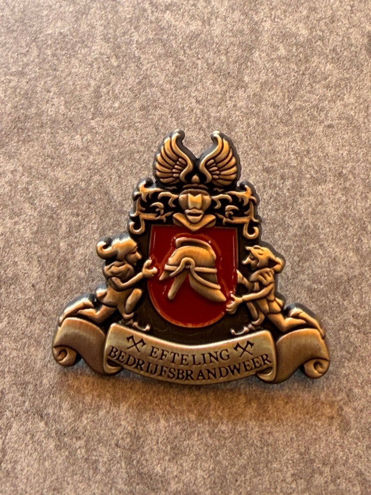 Efteling Brandweer pin, Verzamelen, Efteling, Ophalen of Verzenden, Zo goed als nieuw, Button of Speldje