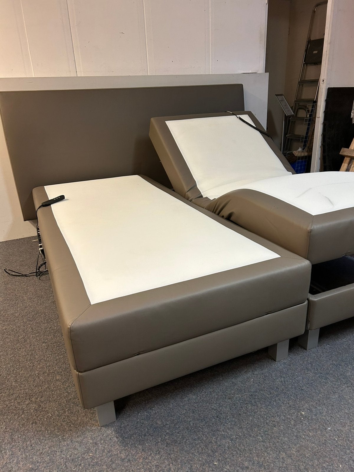 Elektrisch verstelbare boxspring 180x200, Ophalen, Zo goed als nieuw, Tweepersoons, 180 cm