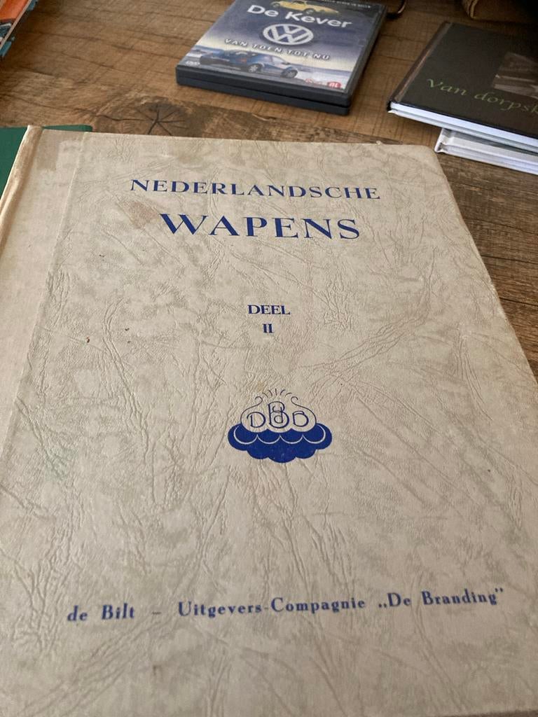Nederlandsche Wapens Deel II - 1943, Ophalen of Verzenden, 20e eeuw of later, Gelezen
