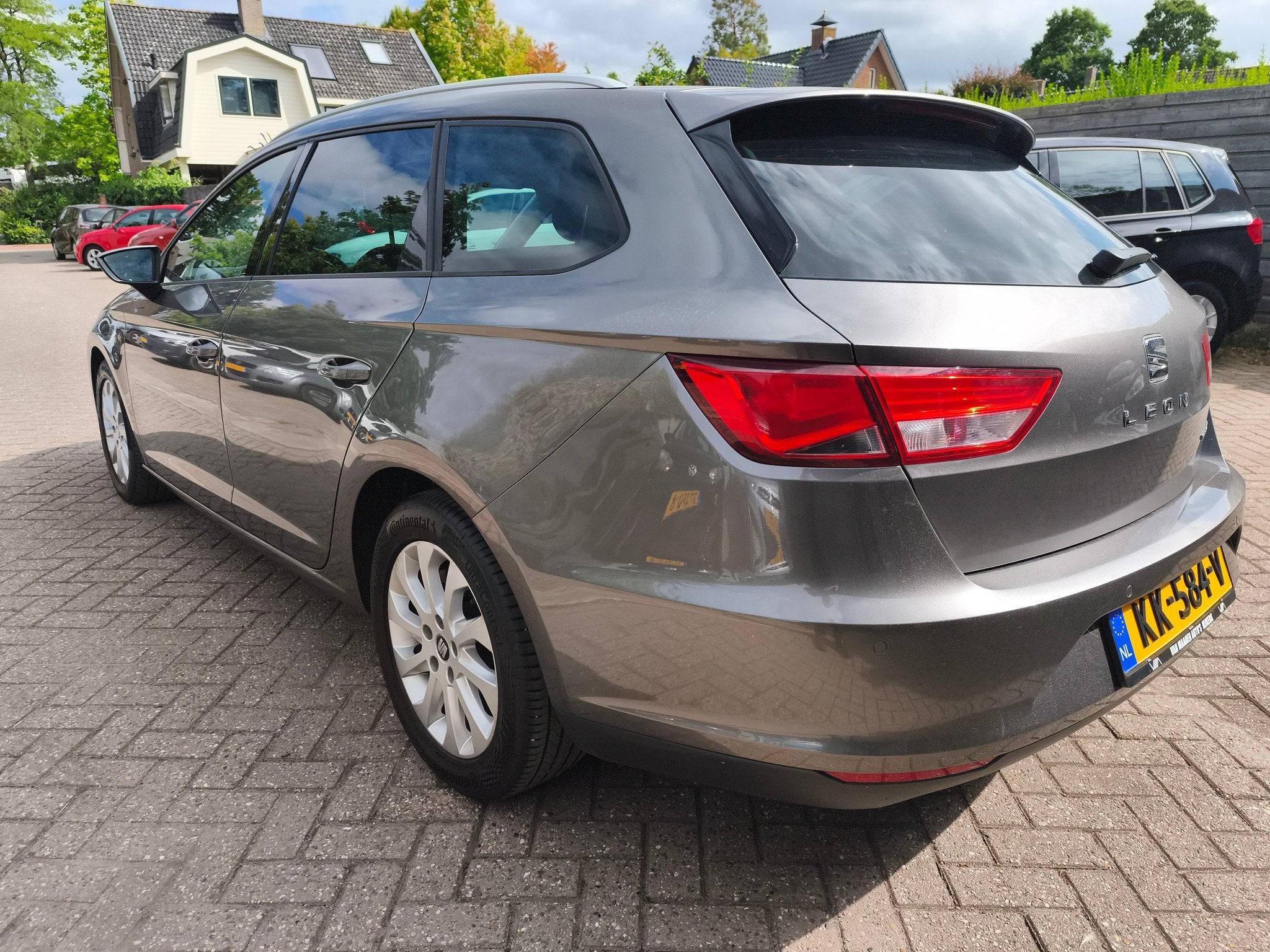 SEAT Leon ST 1.0 EcoTSI Style Connect (bj 2016), Auto's, Gebruikt, Leon, 610 kg, Origineel Nederlands