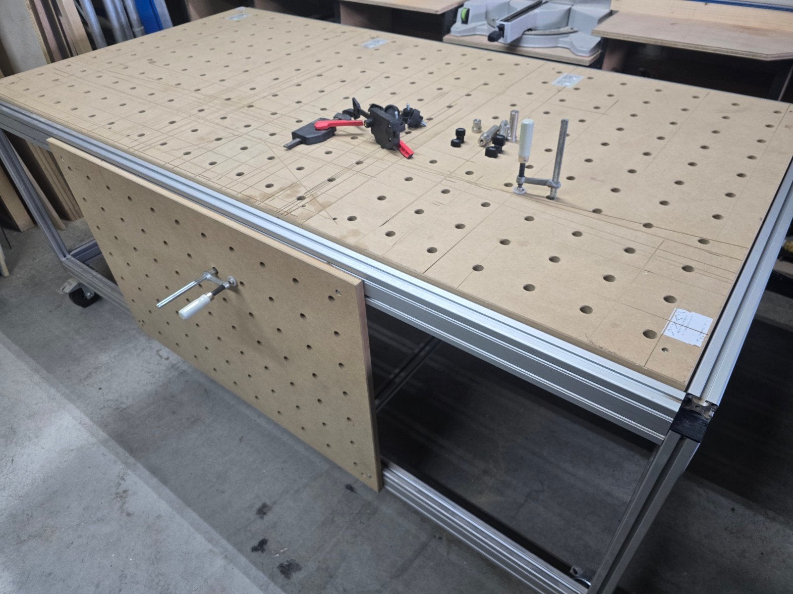 Festool Werktafel met Zwenkwielen. Robuust & Veelzijdig.lees, Ophalen, Zo goed als nieuw
