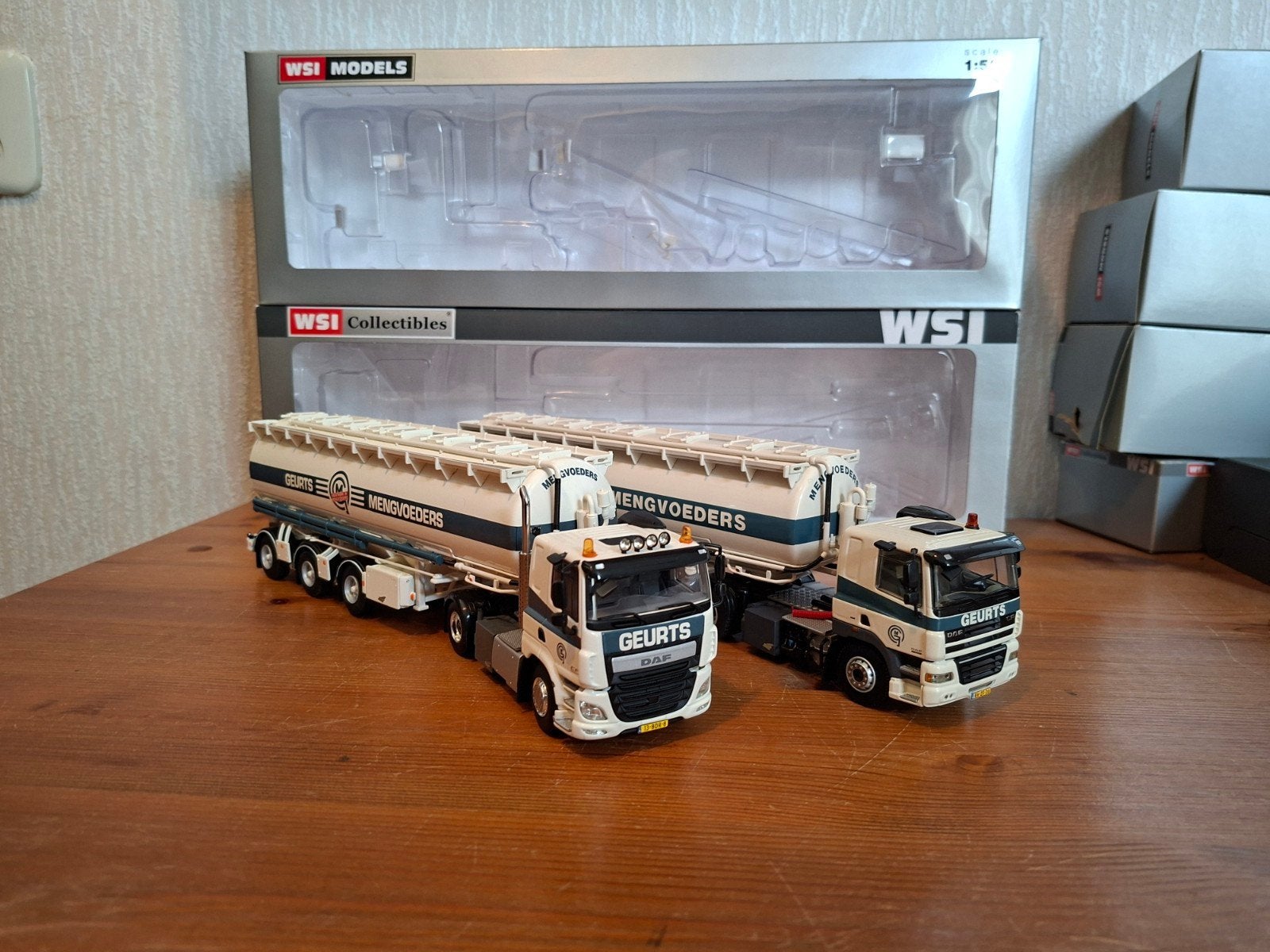 Wsi setjes Geurts mengvoeders, Hobby en Vrije tijd, Modelauto's | 1:50, Ophalen of Verzenden, Nieuw, Bus of Vrachtwagen, Wsi