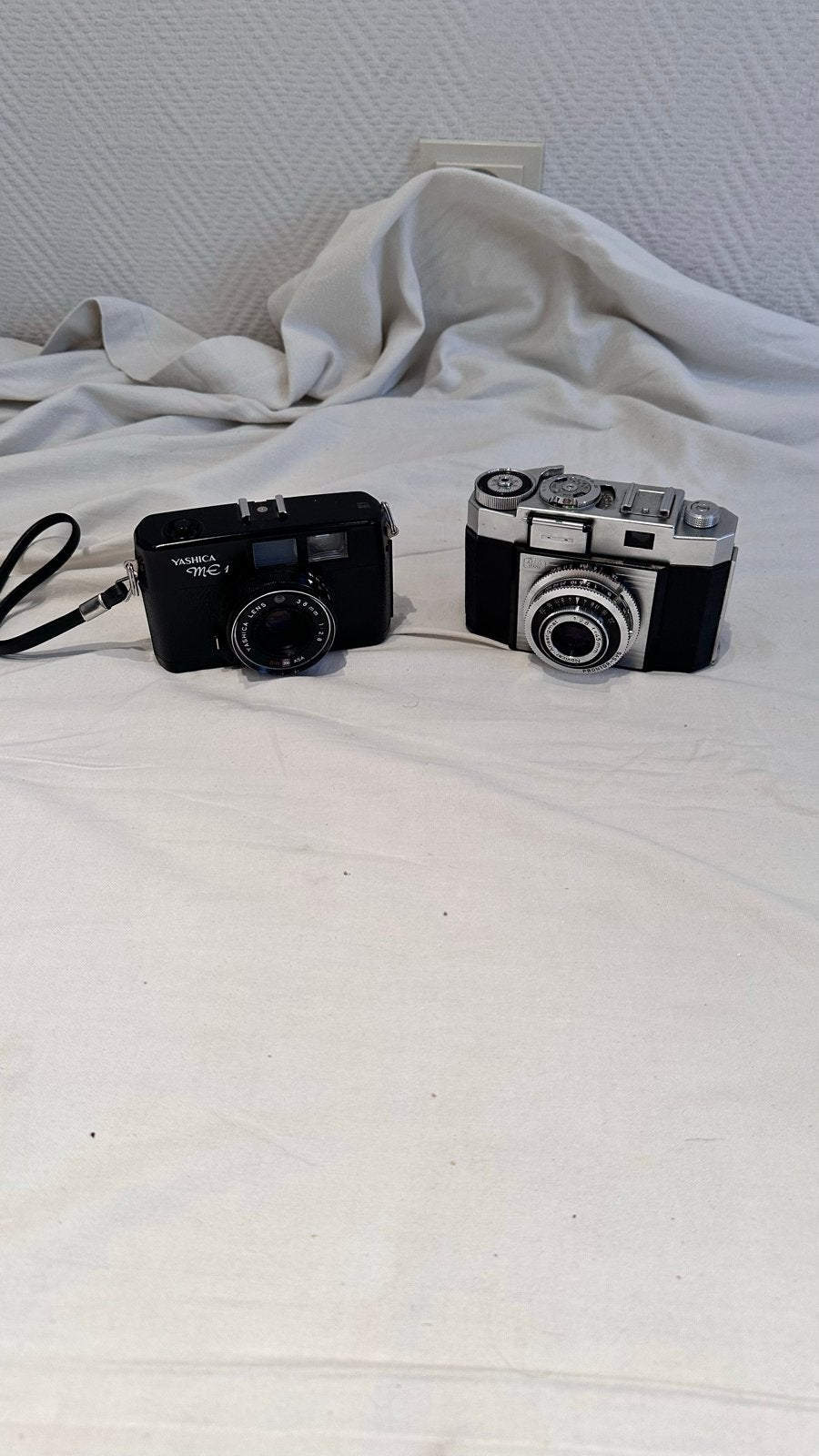 Vintage camera's: Yashica Me 1 & Zeiss Ikon Contina, Ophalen of Verzenden, Gebruikt, Compact, Overige Merken