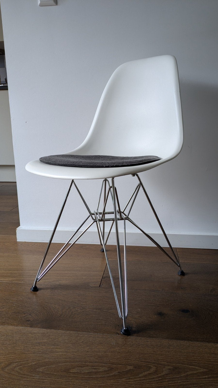 4x Vitra DSR eetkamerstoelen, Gebruikt, Wit, Vier, Metaal