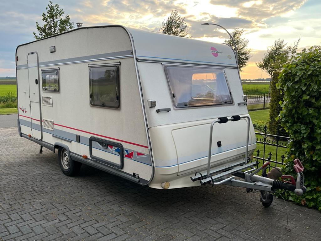 Bürstner caravan. Netjes/Kurkdroog/Degelijk!, Treinzit, Dwarsbed, Particulier, Bürstner