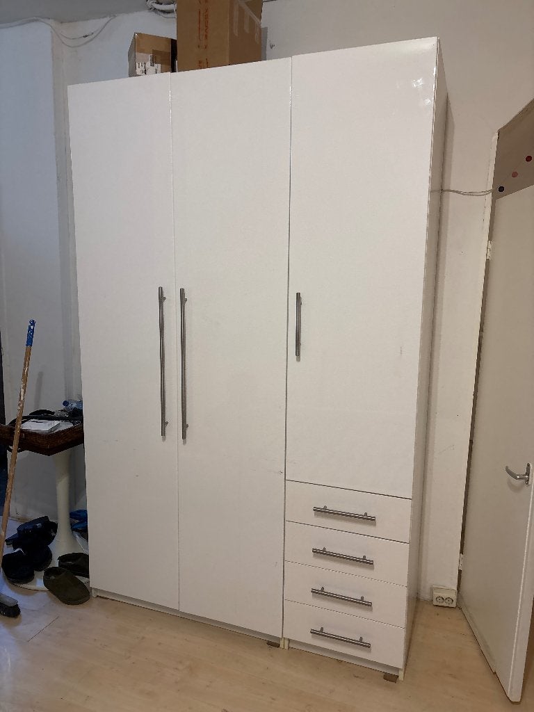 Kledingkast IKEA glans wit, 200 cm of meer, 150 tot 200 cm, Zo goed als nieuw, 50 tot 75 cm