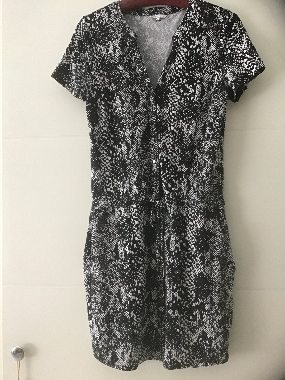 Leuke Tuniek/jurk. Mt 34 ( Divided), Zwart, Ophalen of Verzenden, Zo goed als nieuw, Maat 34 (XS) of kleiner