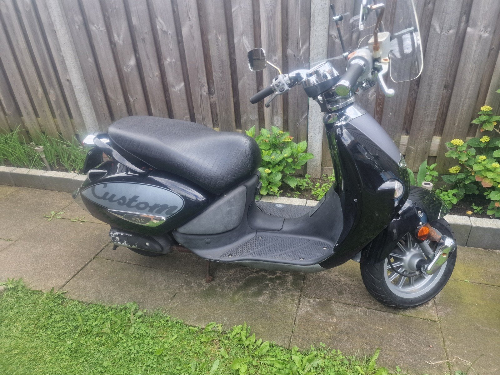 Nette aprilia custom, Zo goed als nieuw, Benzine, Ophalen, Overige merken