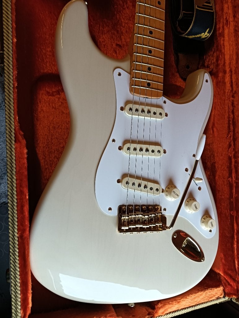 American Fender vintage commemorative  1957 strat (2007) LTD, Muziek en Instrumenten, Snaarinstrumenten | Gitaren | Elektrisch