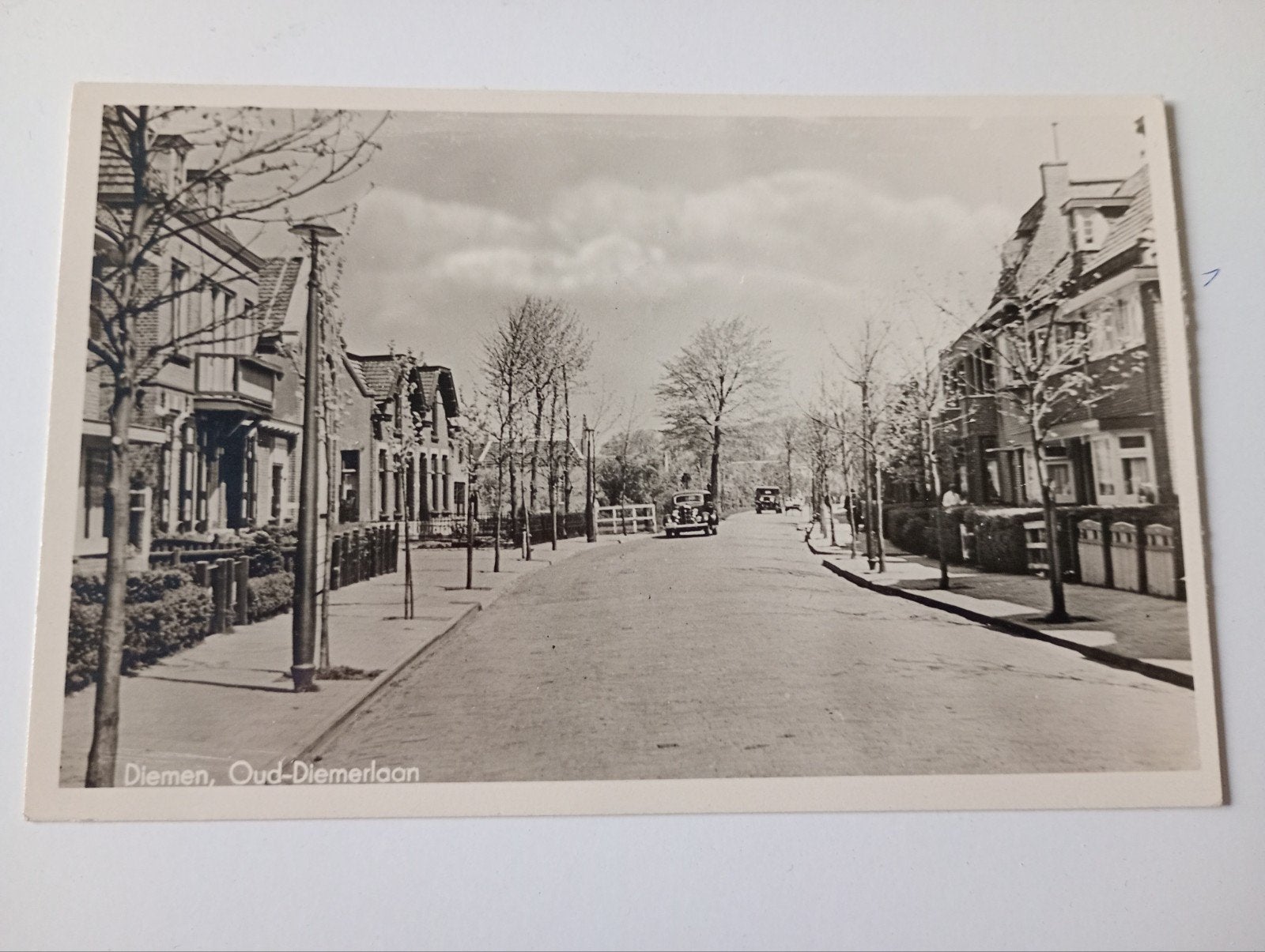 Diemen Oud-Diemerlaan met Auto's 1949, Ophalen of Verzenden, 1940 tot 1960, Gelopen, Noord-Holland