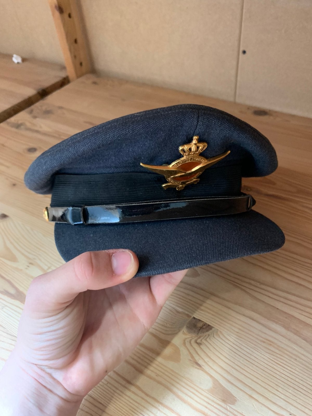 Officierspet koninklijke luchtmacht kleine maat moet weg!, Ophalen of Verzenden, Luchtmacht, Nederland, Kleding of Schoenen