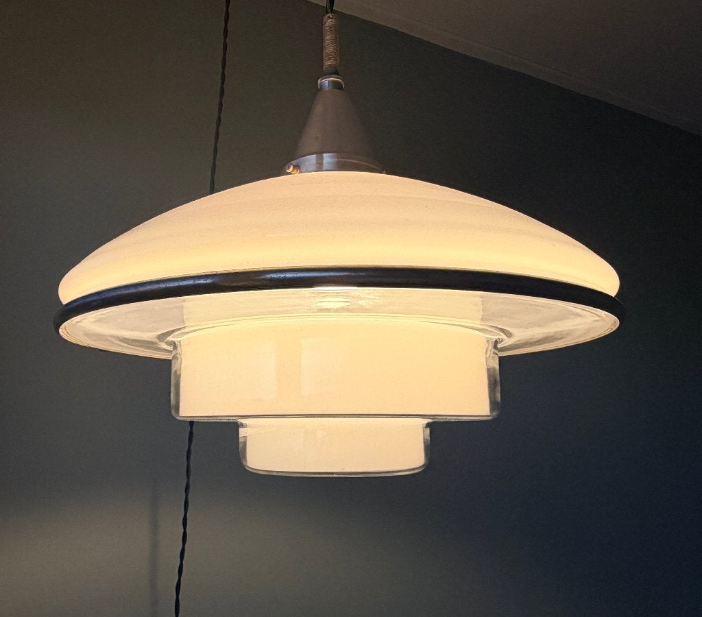Vintage Art Deco Hanglamp - Melkglas en Metaal, Huis en Inrichting, Gebruikt, Glas, Art Deco, E27 (groot)