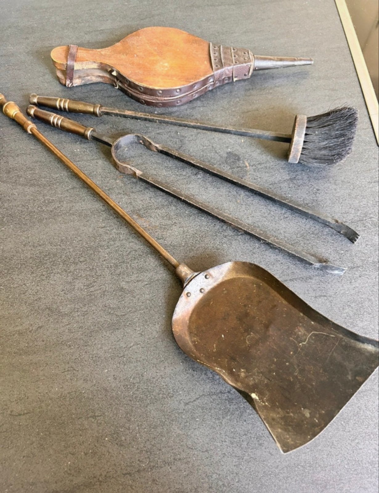 Antieke haardset met blaasbalg, pook, tang en schep, Ophalen of Verzenden, Gebruikt, Vrijstaande haard, Overige soorten