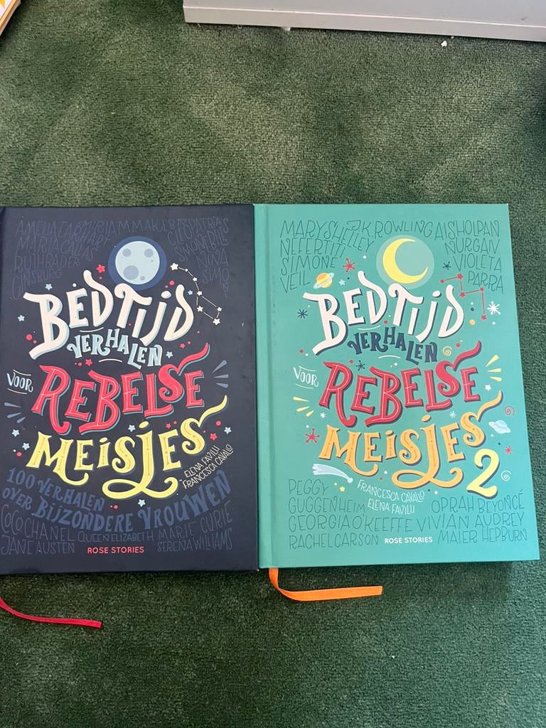 Bedtijdverhalen voor rebelse meisjes deel 1 en 2, Boeken, Ophalen of Verzenden, Zo goed als nieuw