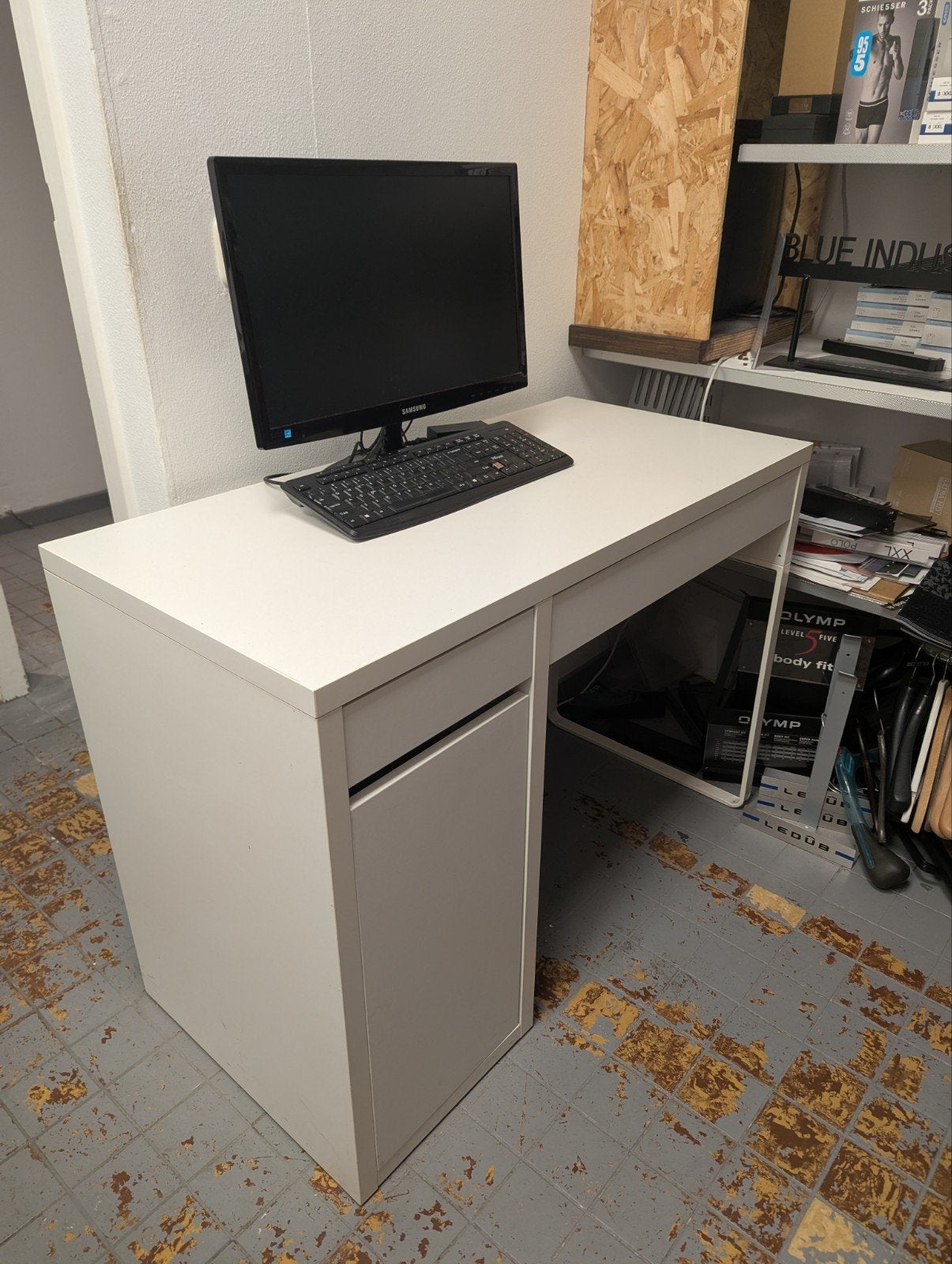 wit bureau, Ophalen, 105 cm, 50 cm, Zo goed als nieuw