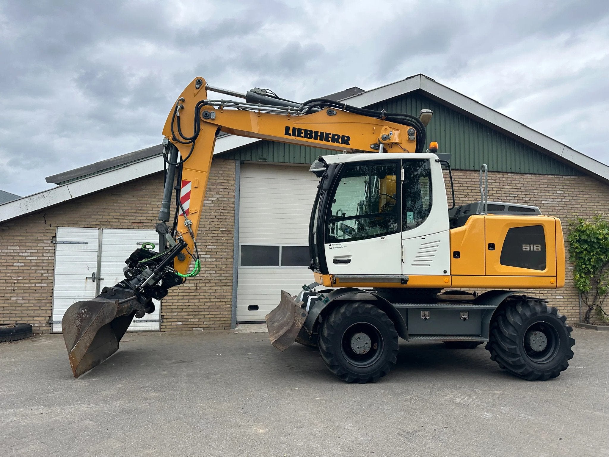 Liebherr A916 (bj 2016), Zakelijke goederen, Machines en Bouw | Kranen en Graafmachines, Graafmachine