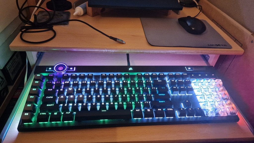 Corsair K100 RGB Toetsenbord (Cherry) + Extra Keycaps, Computers en Software, Multi-device, Ophalen of Verzenden, Zo goed als nieuw