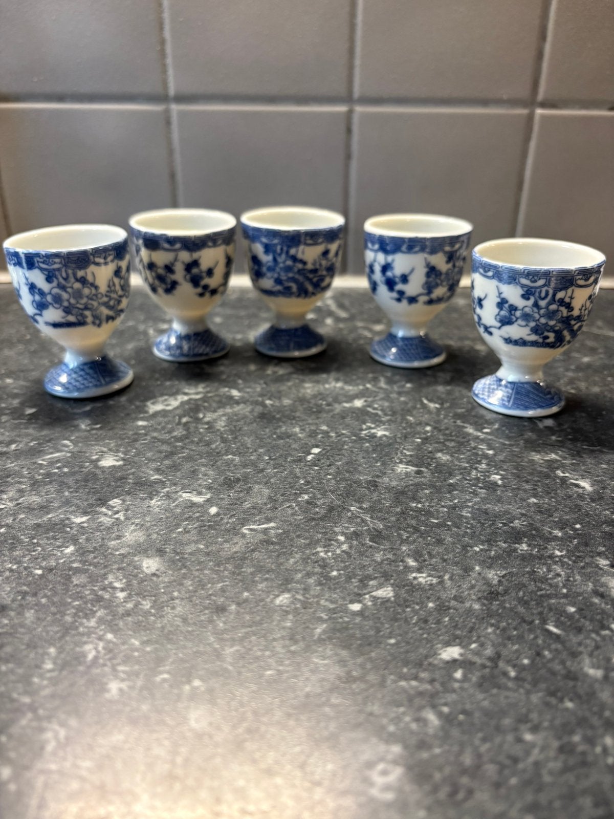 5 st handbeschilderde blauw-witte eierdopjes jaren ‘30, Ophalen