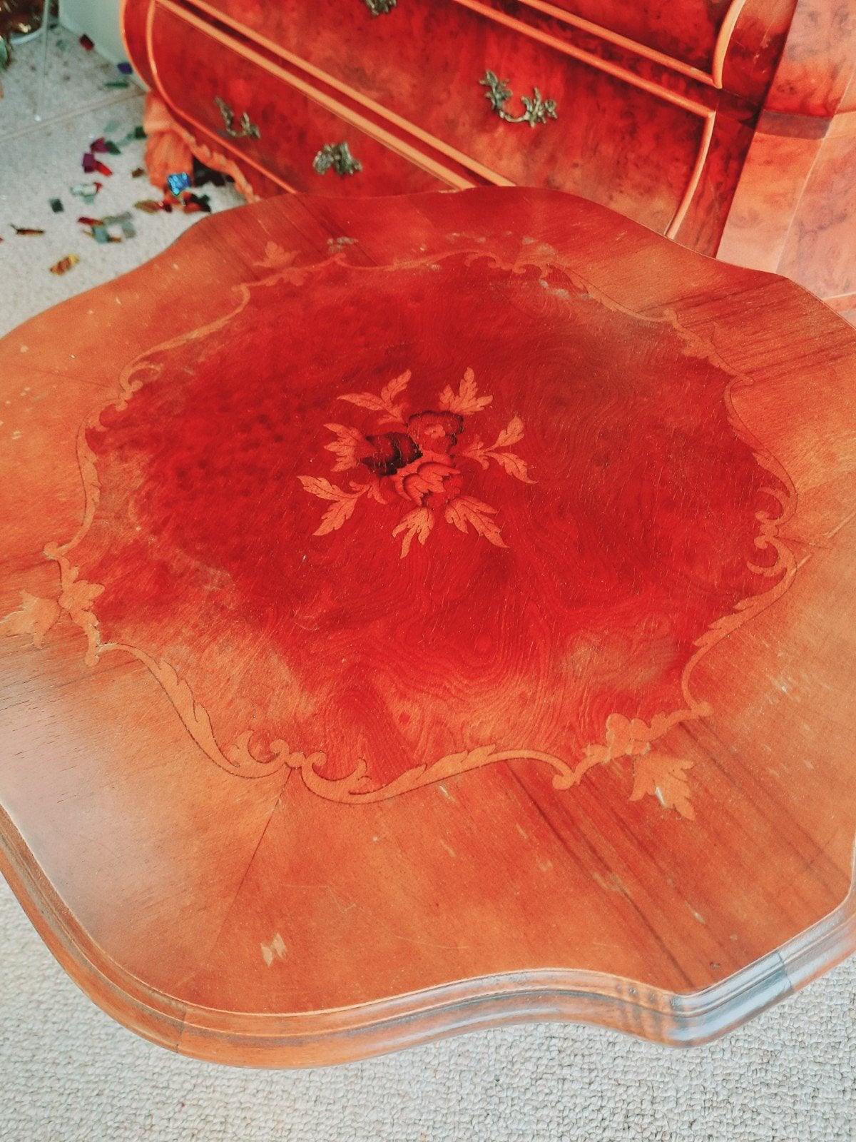 Antieke bijzettafel met bloemeninleg, Antiek en Kunst, Ophalen of Verzenden