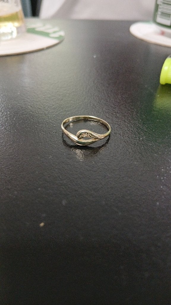Gouden ring 14 karaat, Ophalen of Verzenden, Zo goed als nieuw, 17 tot 18, Dame
