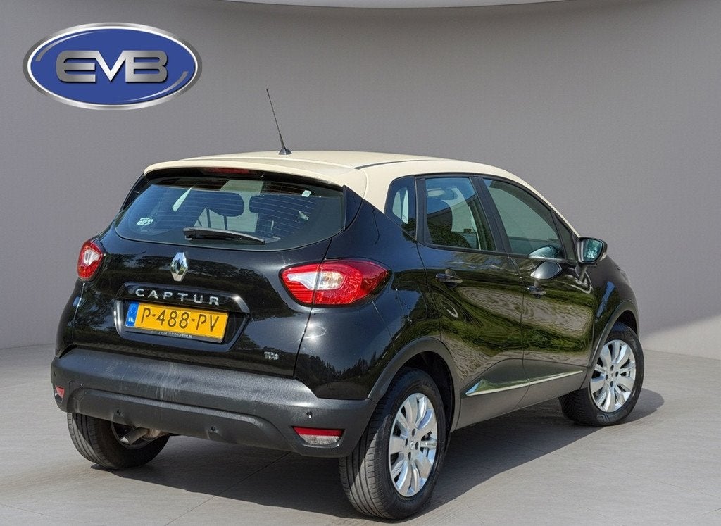 Renault Captur 1.2 TCe AUTOMAAT Dynamique, navigatie, 4 cilinders, Zwart, Electronic Stability Program (ESP), SUV of Terreinwagen