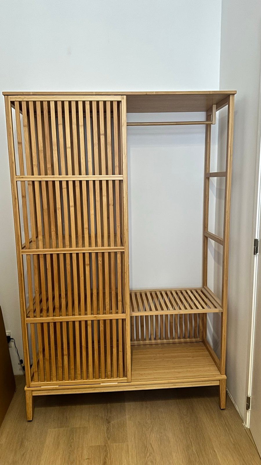 IKEA NORDKISA Open kledingkast van bamboe, Ophalen, 100 tot 150 cm, Zo goed als nieuw, 150 tot 200 cm