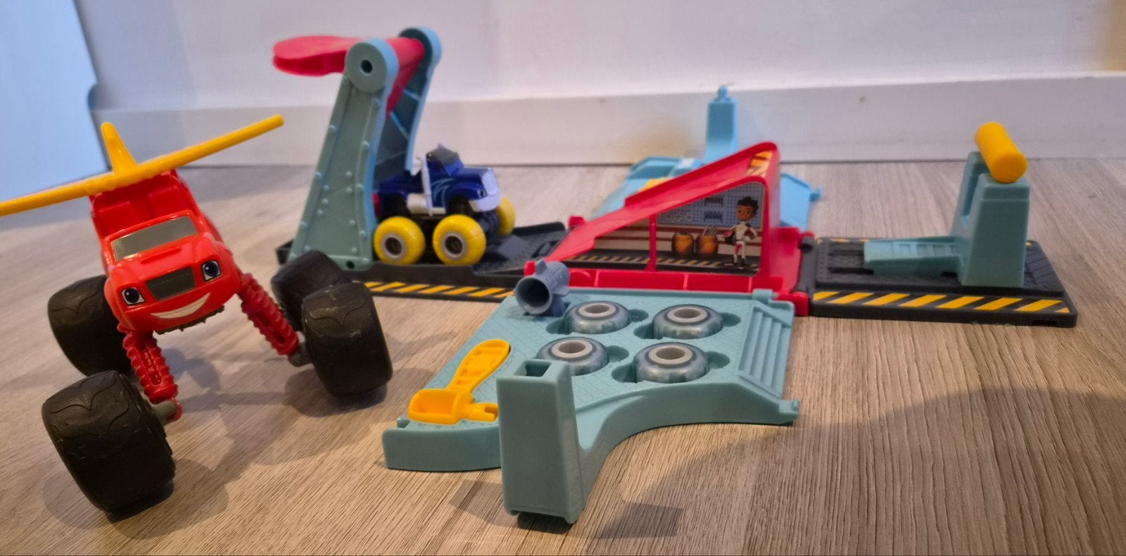 Blaze en de Monsterwielen speelset met voertuigen, Ophalen, Gebruikt