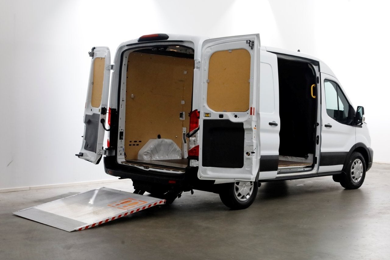Ford Transit 2.0 TDCI 130pk E6 L2H2 Trend Airco/Navi/ACC/Laa, Voorwielaandrijving, Dealer onderhouden, Euro 6, 4 cilinders