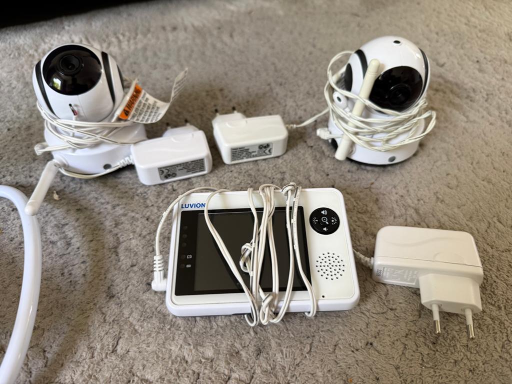 Luvion Essential beeldbabyfoon + 2x camera, Ophalen, Zo goed als nieuw, 100 tot 250 meter, Camera