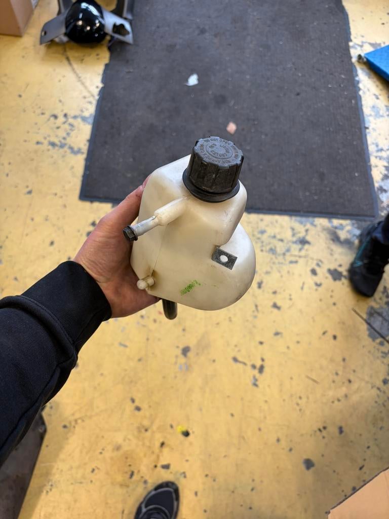 Piaggio zip sp1 sp2 h2o 98 koelvloeistof tankje kvs tank