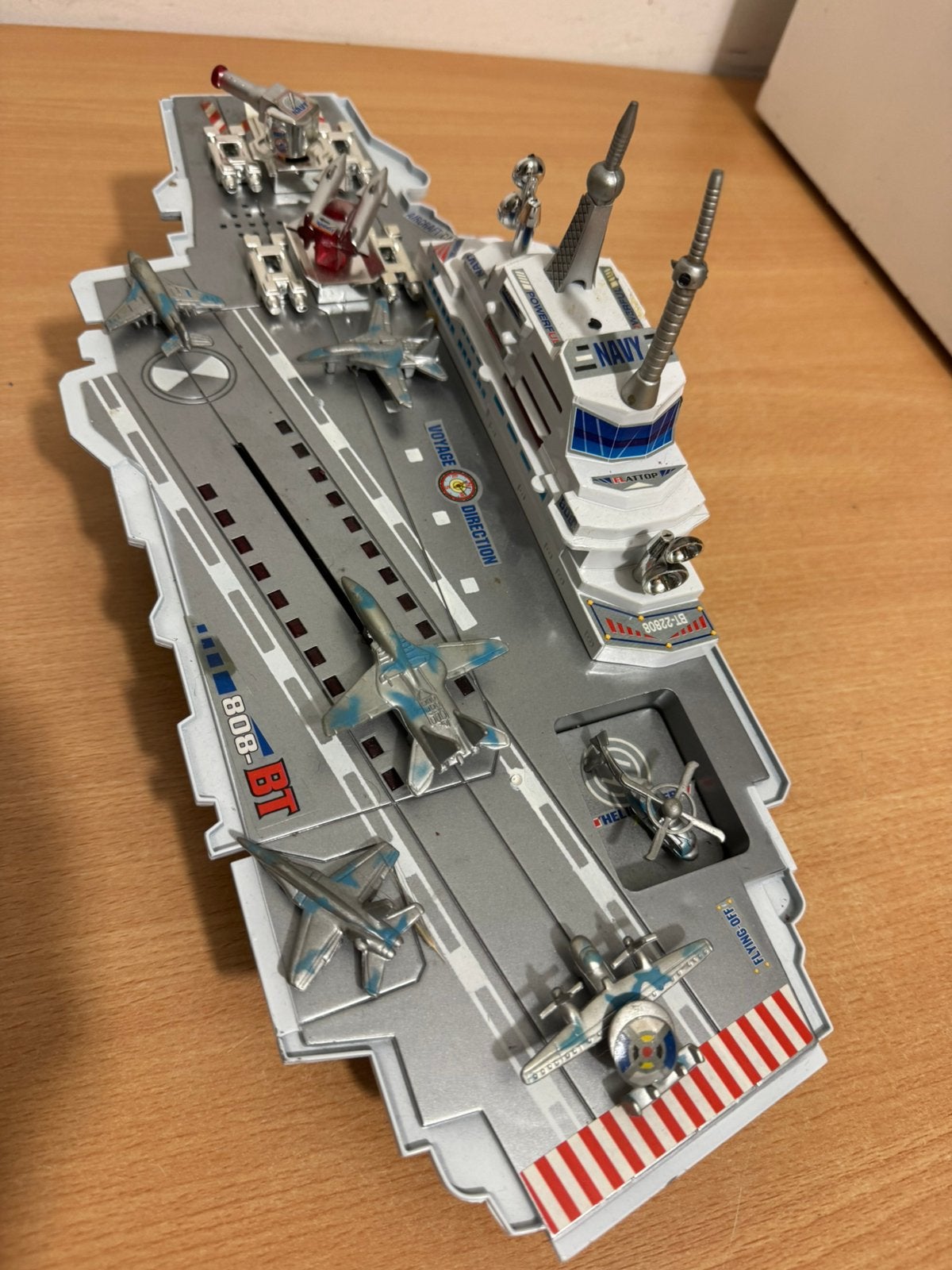 Vliegdekschip met licht en geluid ( 40 cm ), Kinderen en Baby's, Ophalen of Verzenden, Zo goed als nieuw