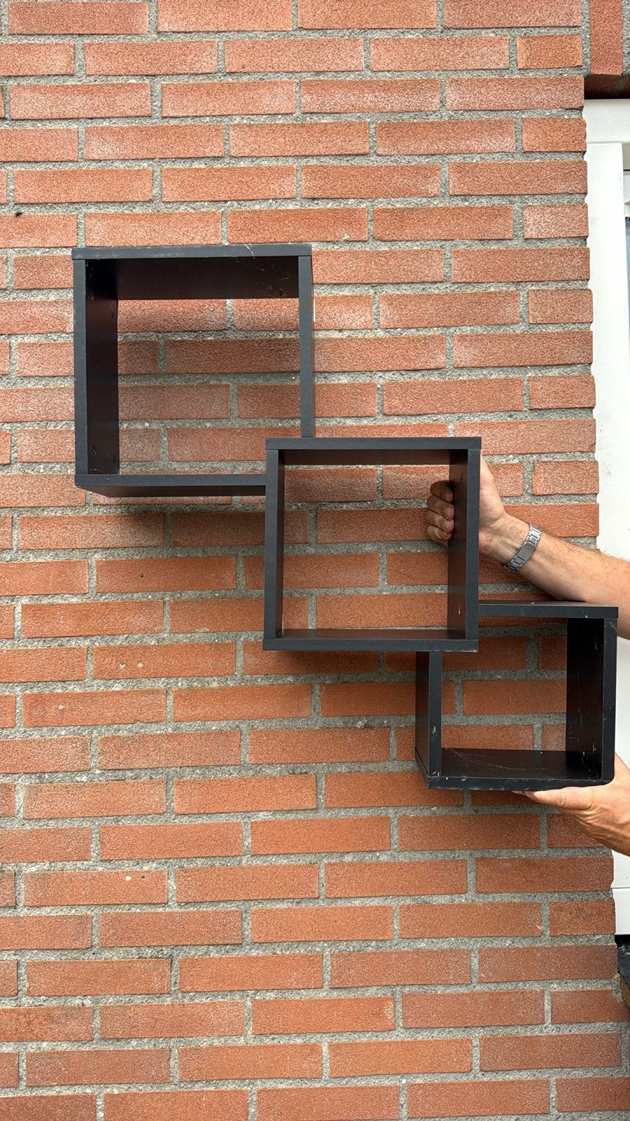 Leuk zwart muurkastje / wandrekje, Ophalen, Met plank(en), Gebruikt, Minder dan 150 cm