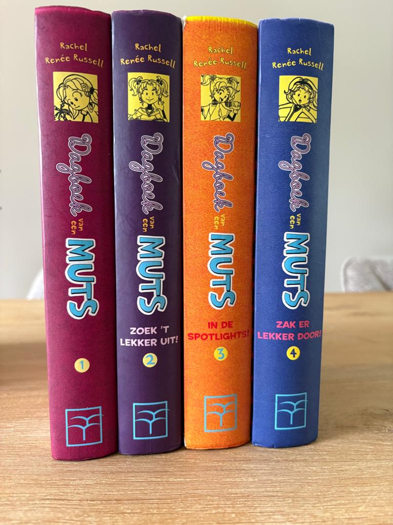 Dagboek van een muts nrss:1,2,3,4, Ophalen of Verzenden, Gelezen, Fictie algemeen