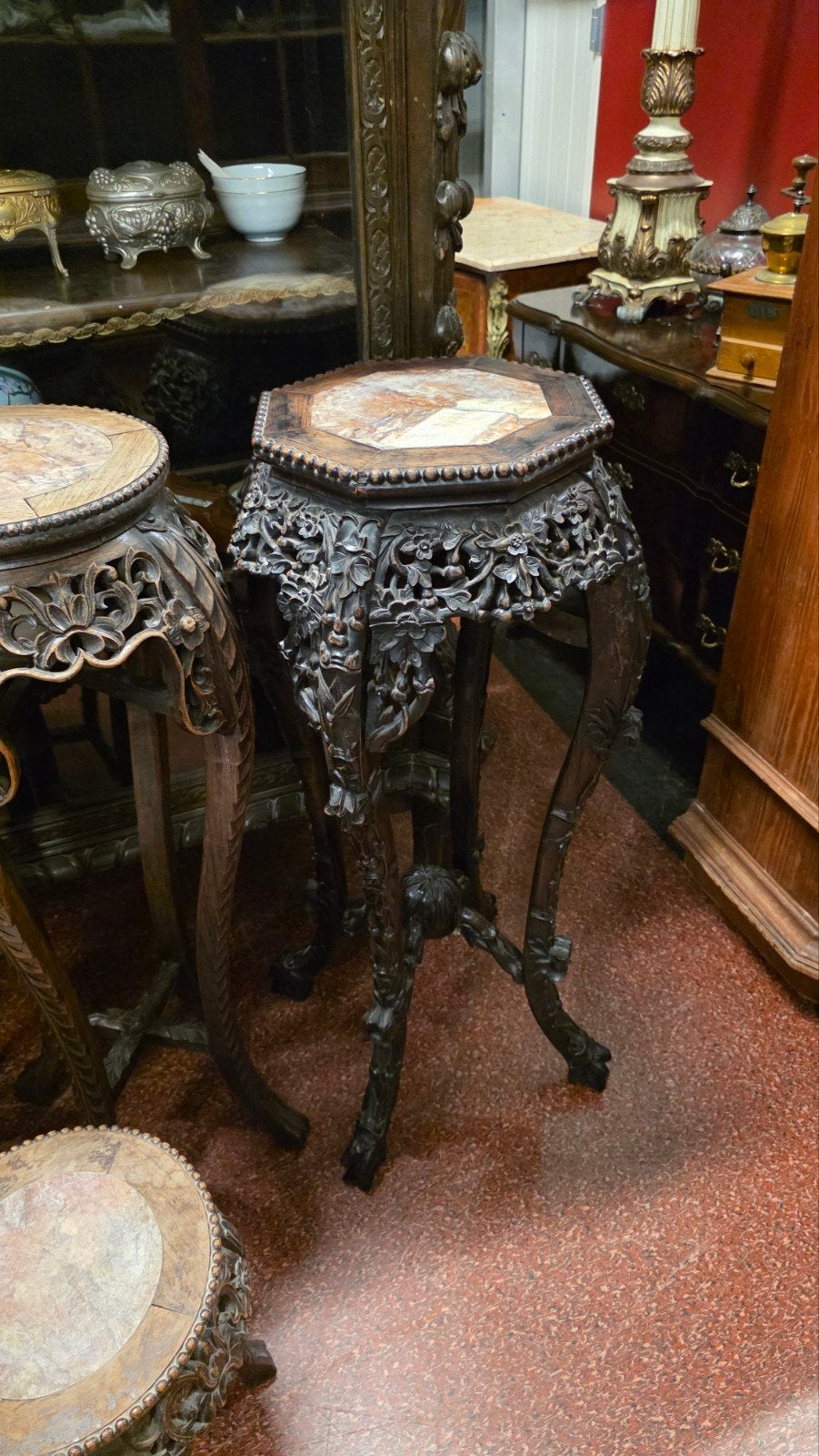 verzameling antieke Chinese bijzettafels/hockers, Ophalen