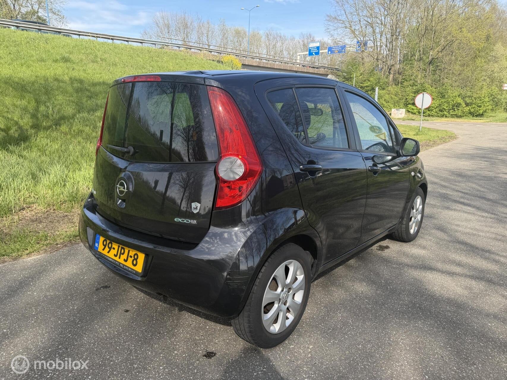 Opel Agila 1.0 Enjoy*AIRCO*ELEK RAMEN*5 DRS*NAP*NEW APK 7/27, Stof, Gebruikt, Zwart, Bedrijf