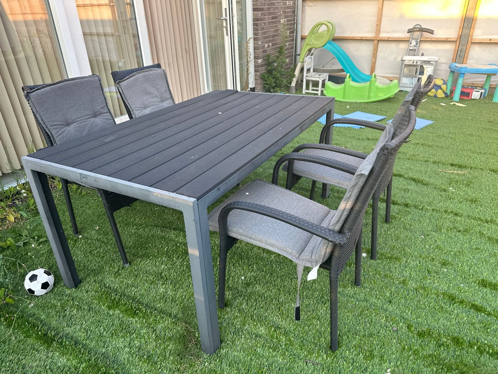 Jutlandia Tuinset met 4 stoelen en tafel, Ophalen, 4 zitplaatsen, Gebruikt, Eettafel