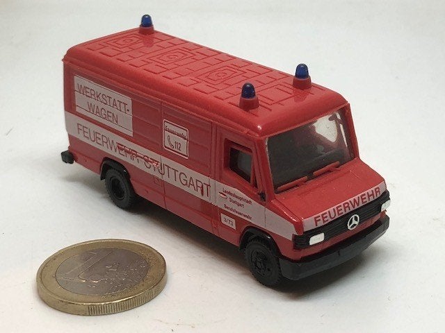 Brandweer Mercedes 507 Werkstattwagen, Praline, Hobby en Vrije tijd, Ophalen of Verzenden, Gebruikt, Bus of Vrachtwagen, Overige merken