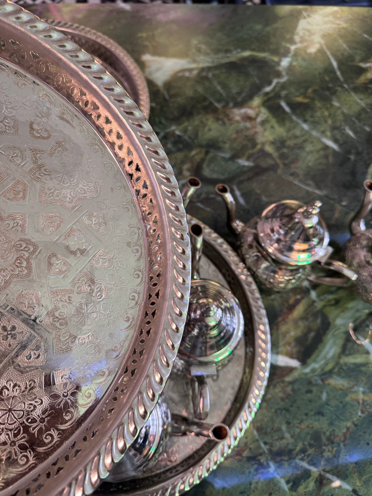 Prachtige Marokkaanse Vintage Theeset – Royal Theepot & Dien, Ophalen of Verzenden, Zilver