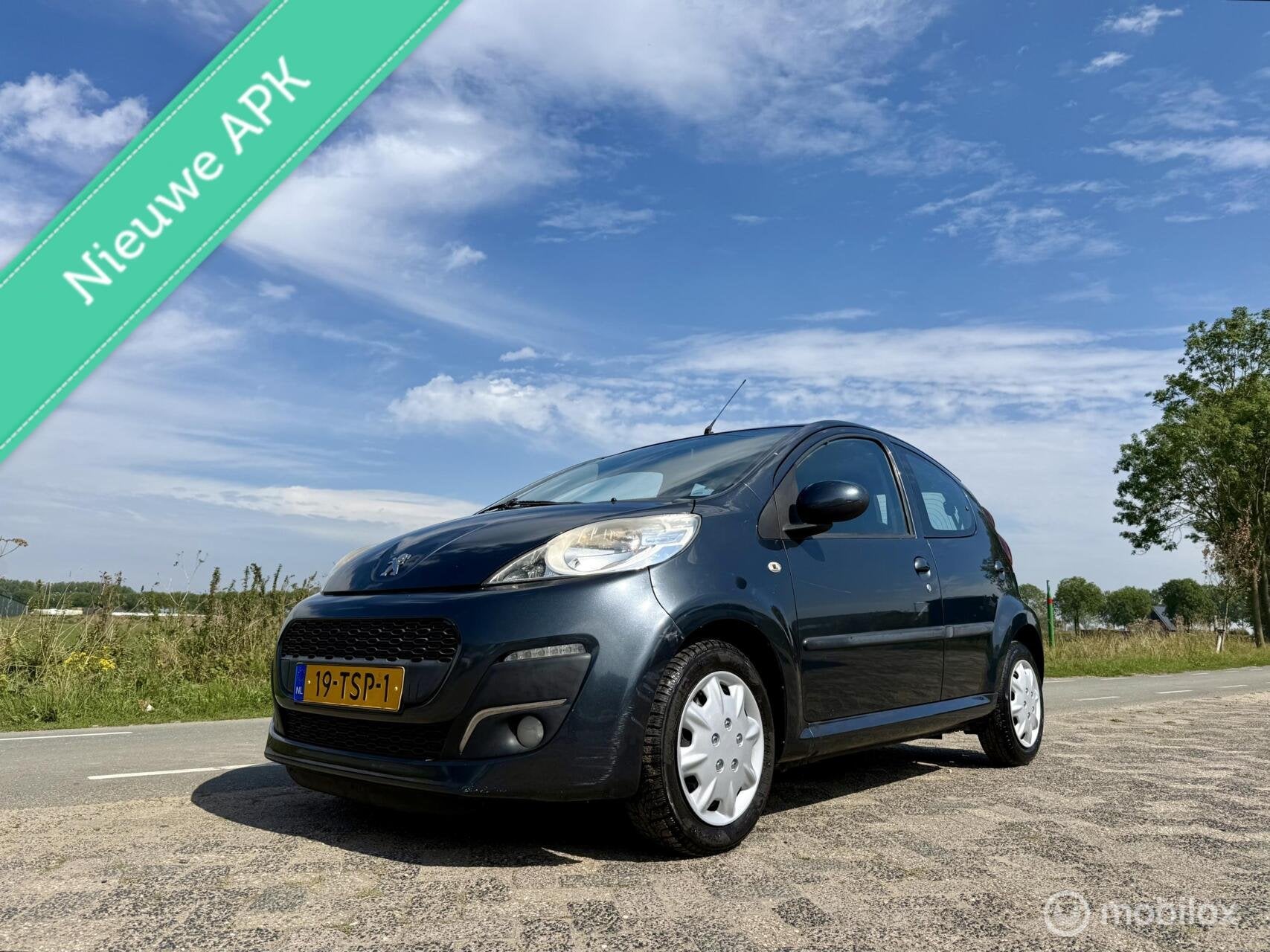 Peugeot 107 1.0-12V Black & Silver, BJ 2012, Airco, Zuinig, Voorwielaandrijving, Euro 5, Gebruikt, Metallic lak
