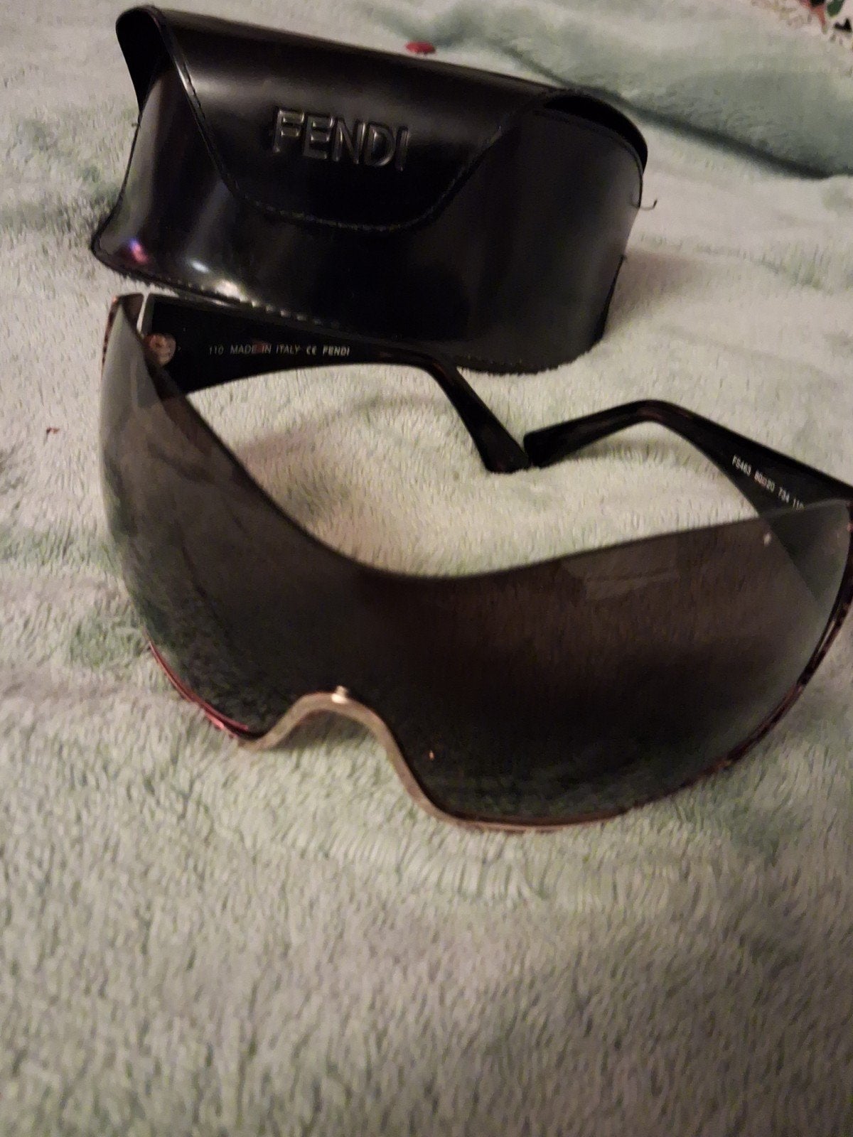 Fendi zonnebril met koker, Overige merken, Gebruikt, Zonnebril, Zwart
