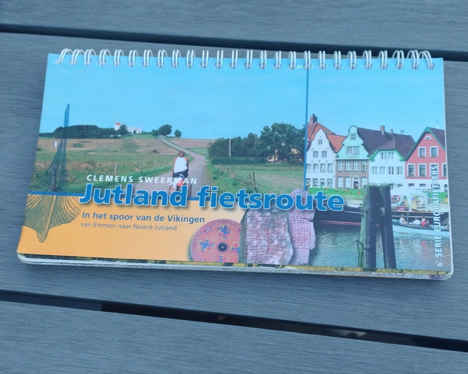 Fietsgids - Jutland fietsroute, Europa, Ophalen of Verzenden, Reisgids of -boek, Gelezen