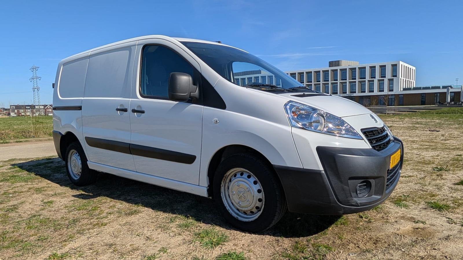 Peugeot Expert 1.6 HDI 66KW BV 2016, Auto's, Euro 5, Parkeersensor, Zwart, 4 cilinders