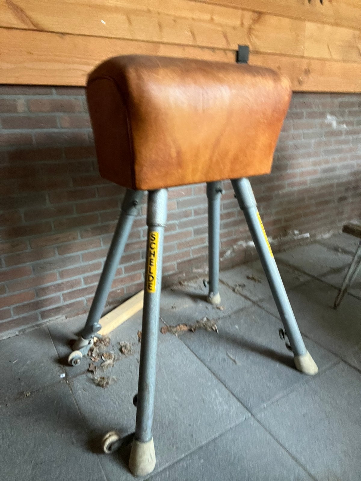 Sping bok/ decoratie bok, Ophalen, Zo goed als nieuw, Materiaal