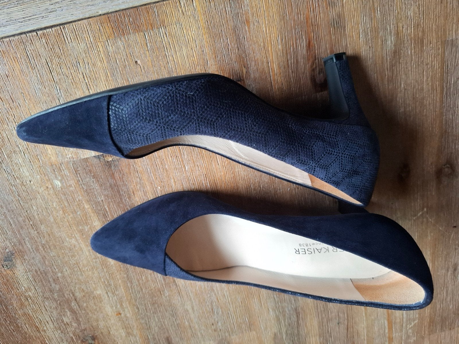 Peter Kaiser pumps - Donkerblauw suède - Maat 38, Peter Kaiser, Pumps, Blauw, Ophalen of Verzenden