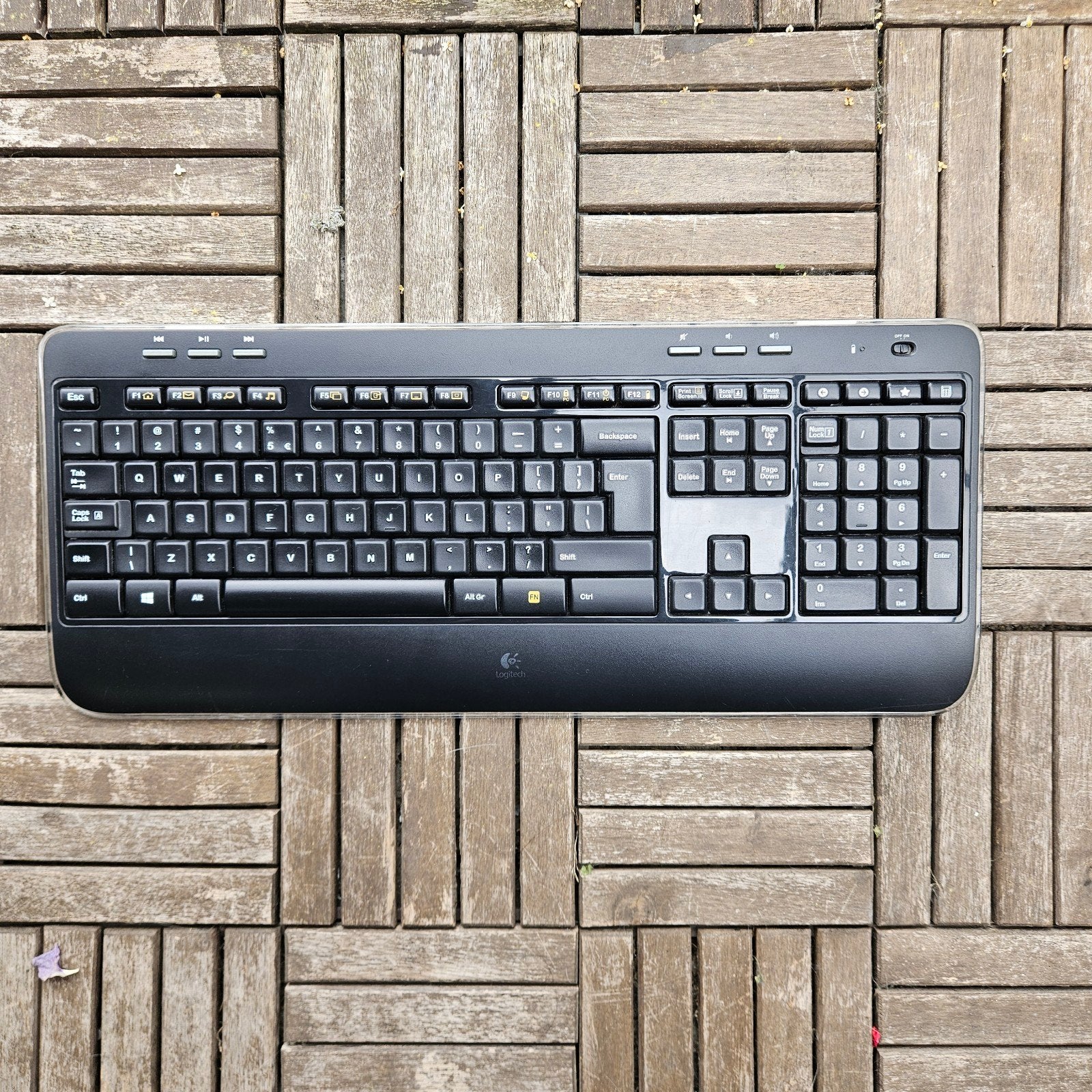 Logitech Draadloos Toetsenbord, Multimediatoetsen, Logitech, Ophalen of Verzenden, Zo goed als nieuw