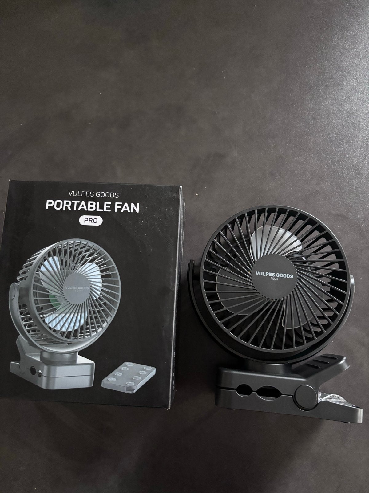 Vulpes Goods Portable Fan Pro - Compacte USB Ventilator, Ophalen of Verzenden, Ventilator met afstandsbediening, Nieuw, Tafelventilator