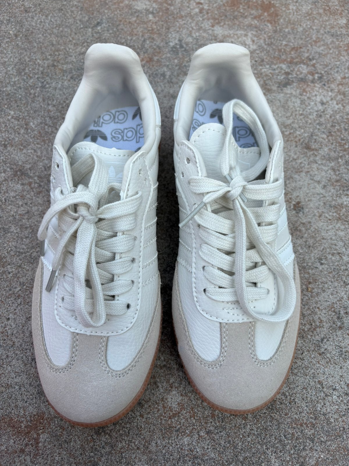 Sneakers look alike adidas samba, Sport en Fitness, Loopsport en Atletiek, Ophalen, Zo goed als nieuw, Adidas