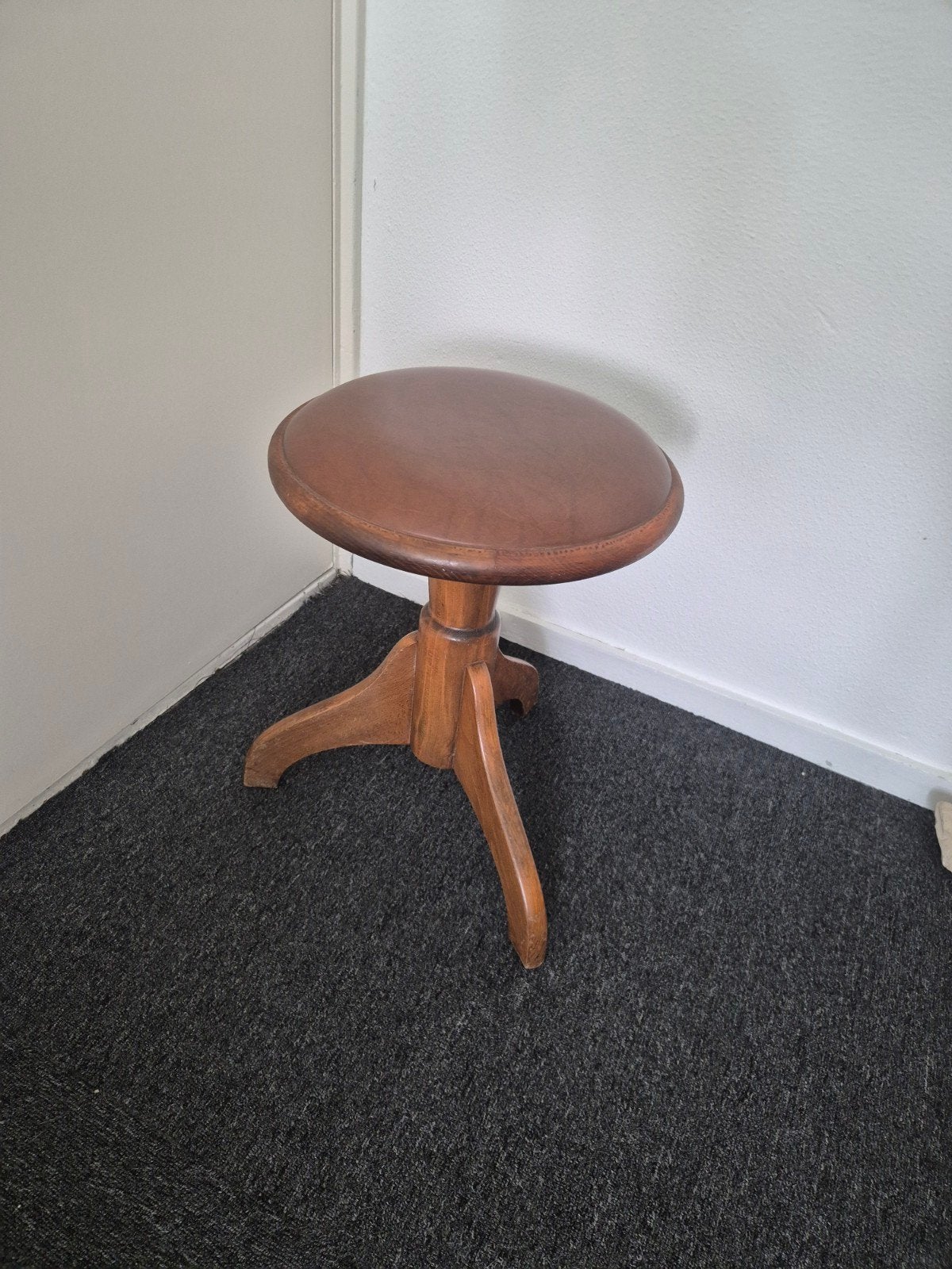 Oude antieke pianokruk Houten kruk, Ophalen, Gebruikt, Hout